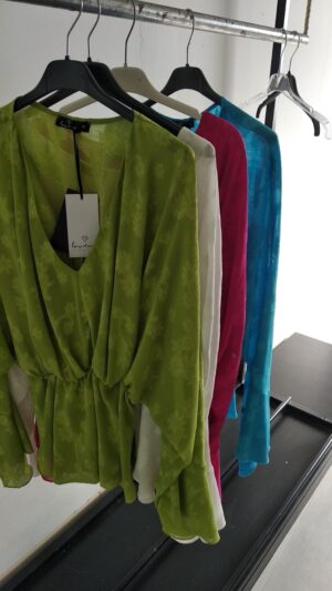 ΜΠΛΟΥΖΑ ΜΑΝΙΚΙ LOVE ME